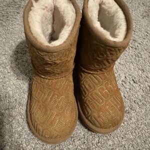 Like new toddler Ugg boots